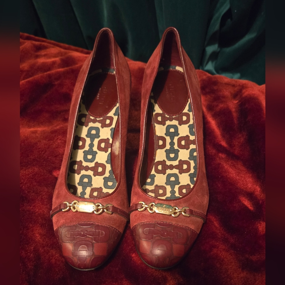 Authentic leather Gucci Heels size 39